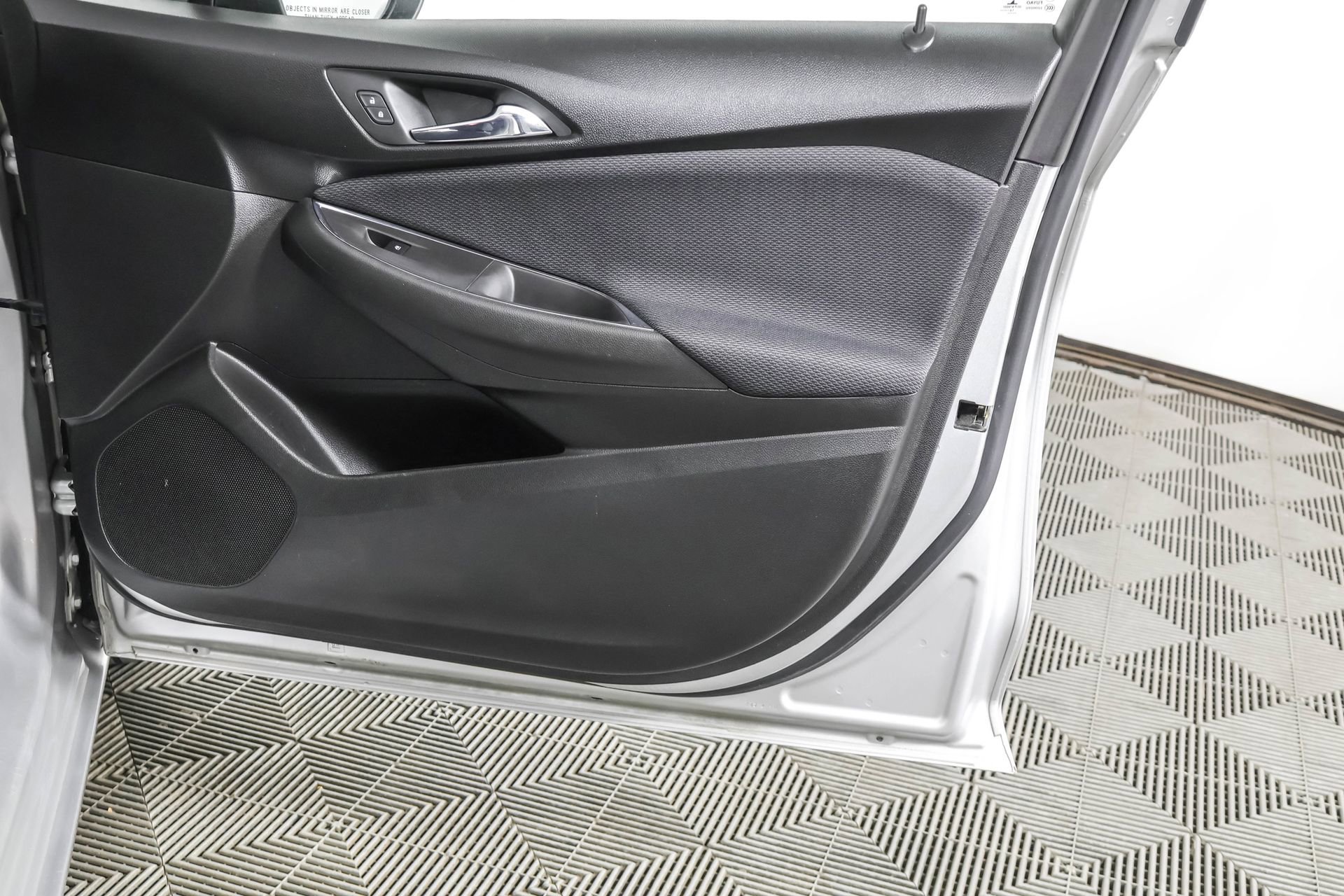 Used 2017 Chevrolet Cruze LT image 44