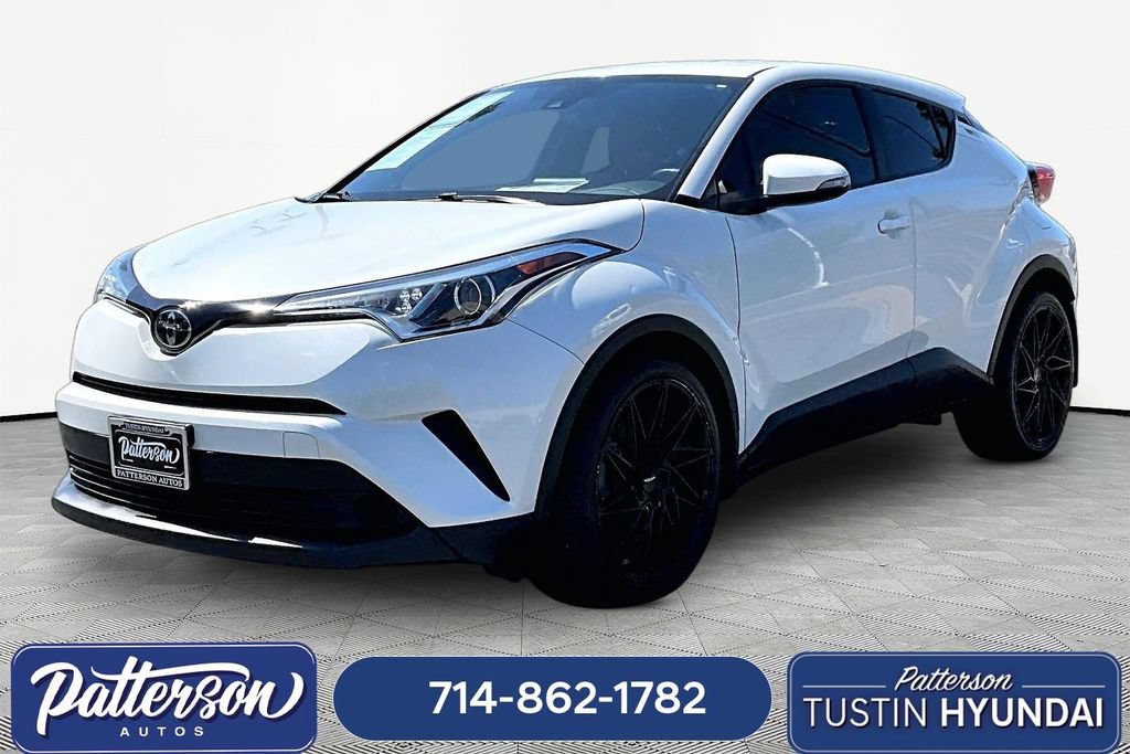 Used 2018 Toyota C-HR XLE FWD image 1