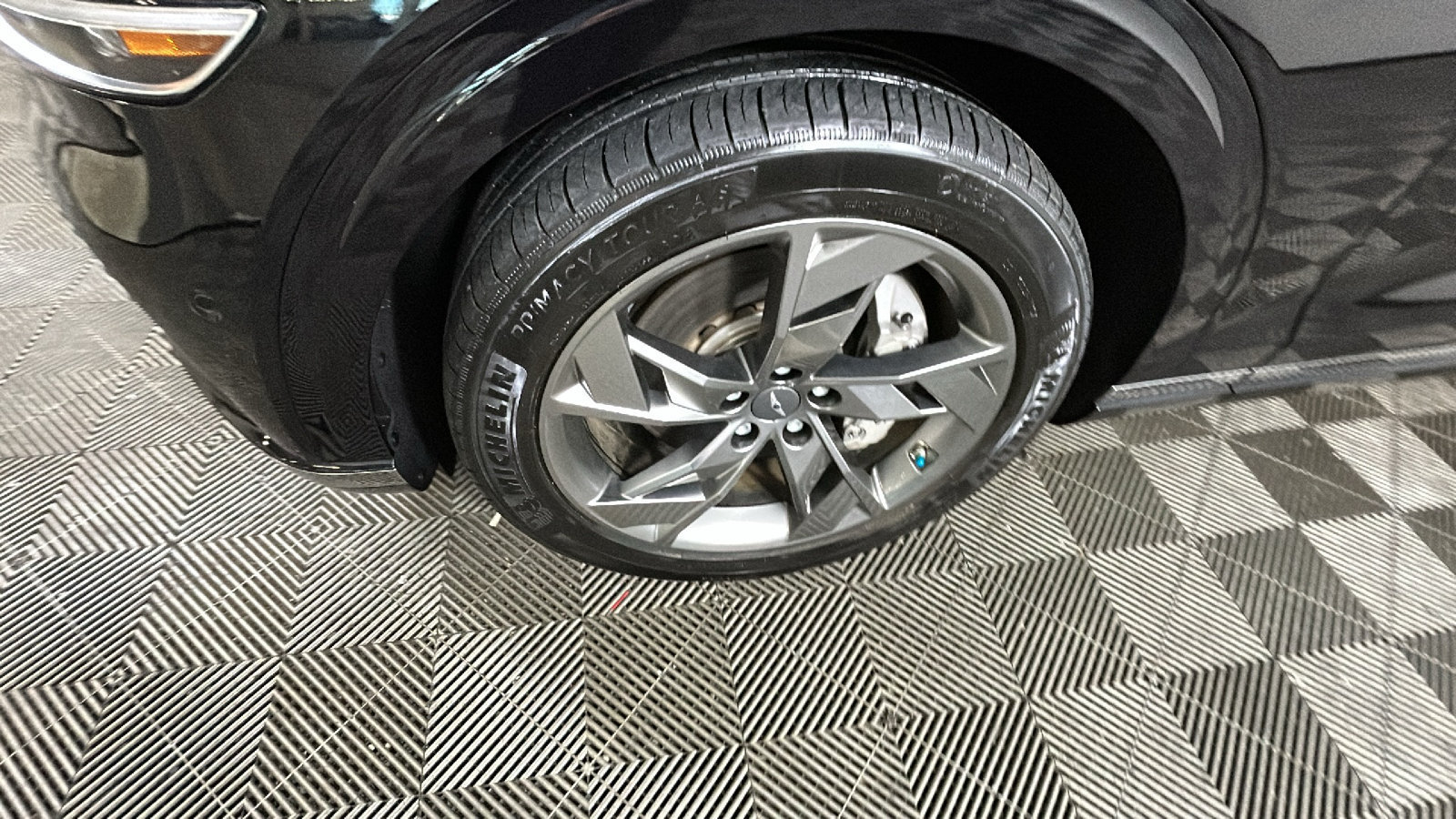 Used 2025 Genesis Electrified GV70 AWD/4WD image 11