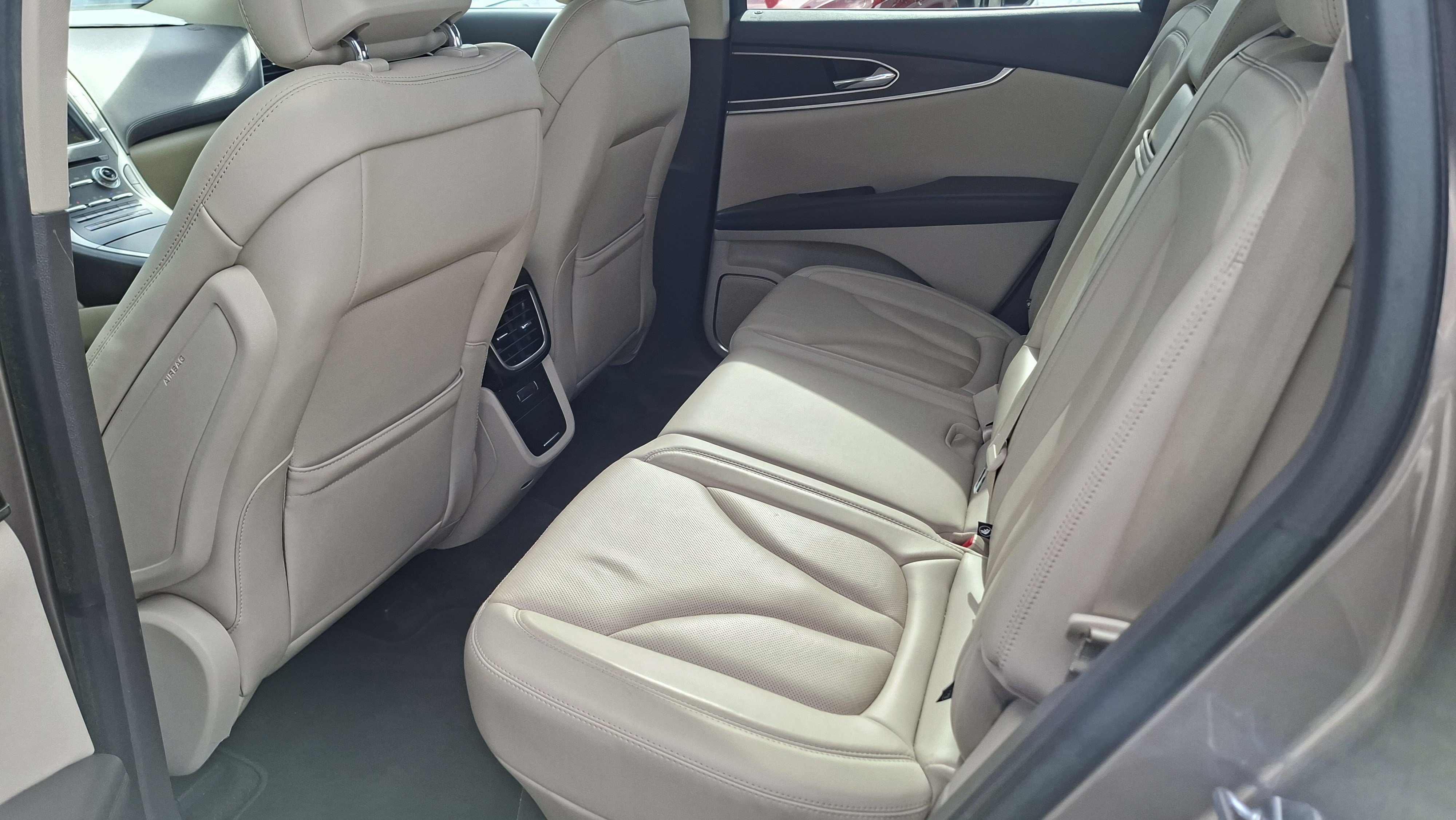Used 2018 Lincoln MKX Reserve w/ Driver Assistance Package FWD image 19