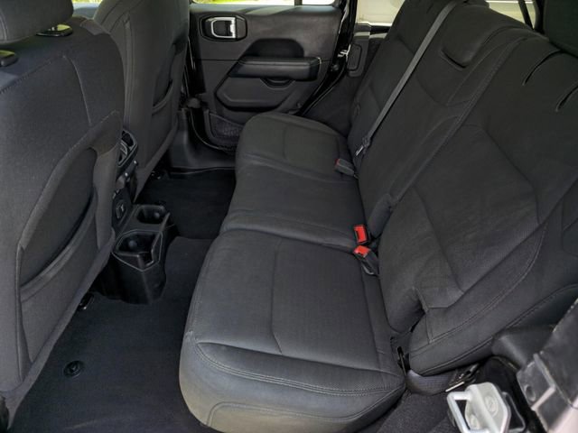 Used 2020 Jeep Wrangler Unlimited Sahara image 22