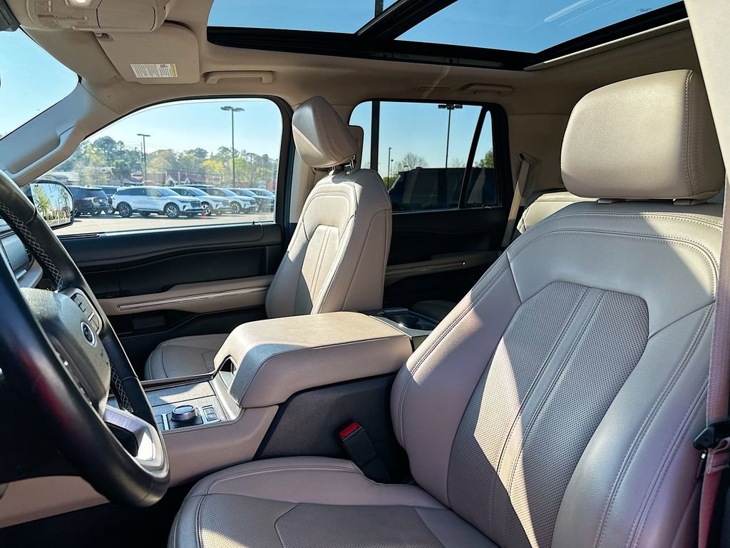Used 2024 Ford Expedition Limited image 8