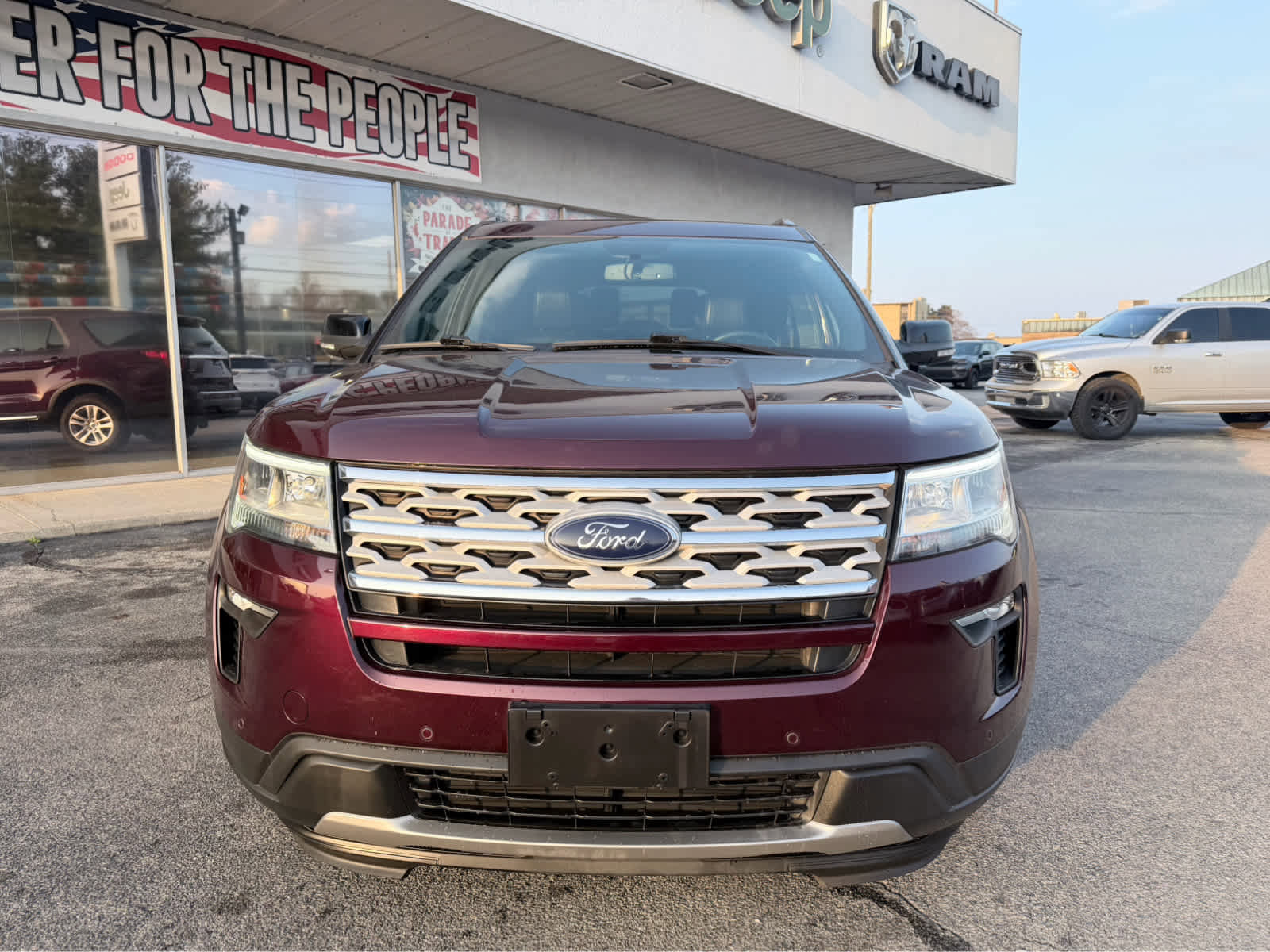 Used 2018 Ford Explorer XLT w/ Equipment Group 202A image 4