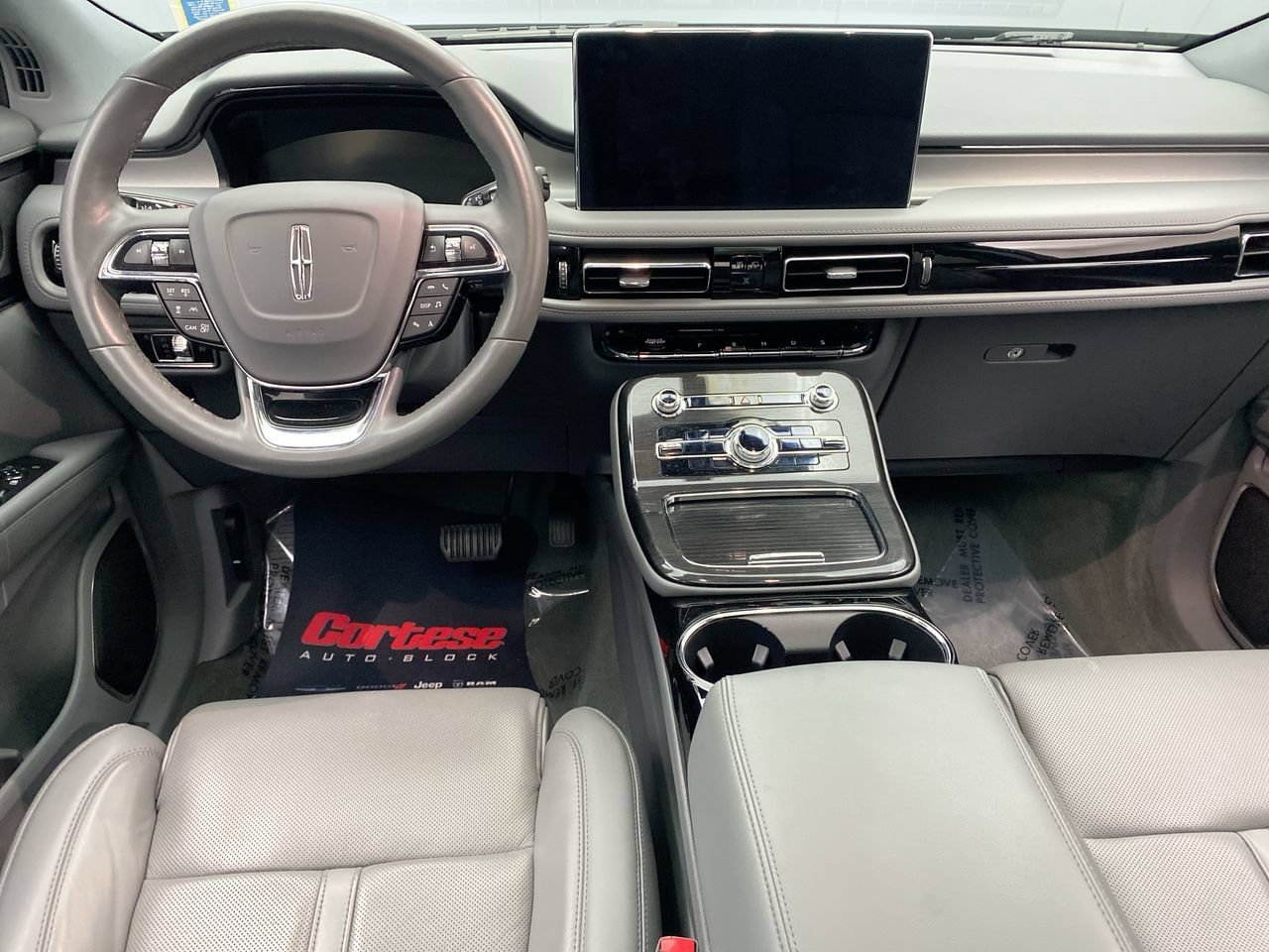 Used 2023 Lincoln Nautilus Reserve AWD/4WD image 15