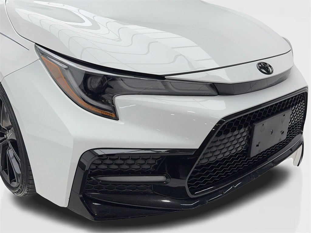 Used 2022 Toyota Corolla SE image 3