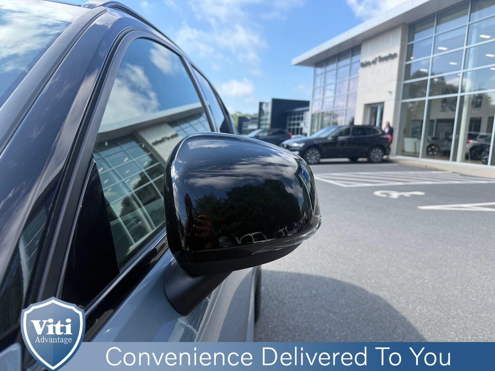 Used 2023 Volvo XC40 Recharge Ultimate w/ Protection Package Premier AWD/4WD image 10