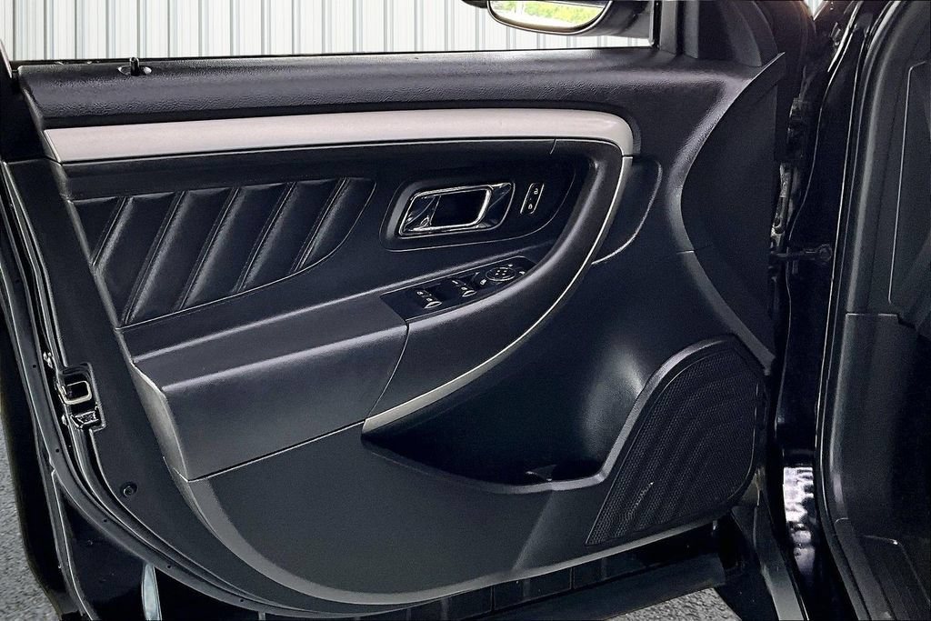 Used 2018 Ford Taurus SEL FWD image 19