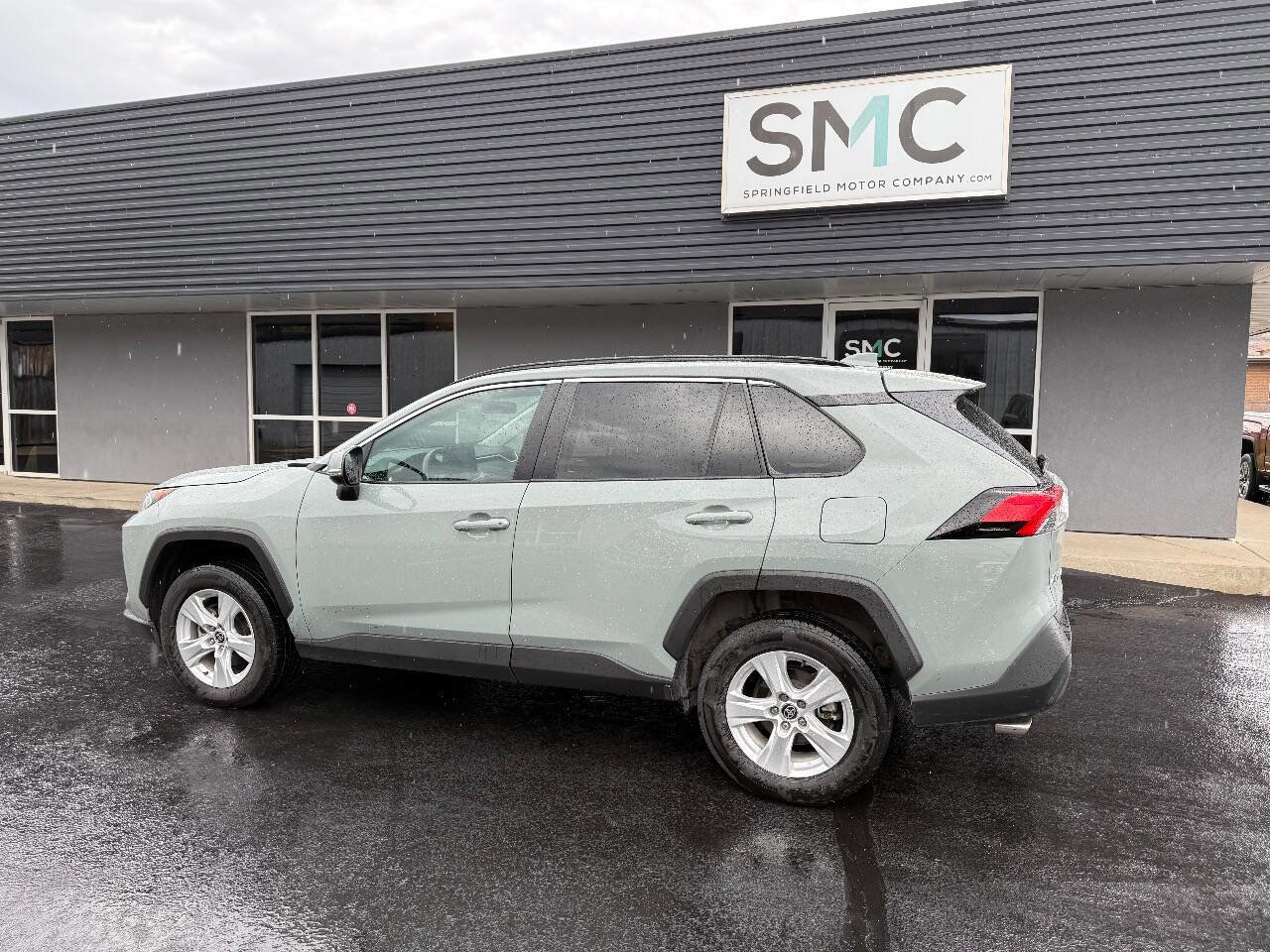 Used 2021 Toyota RAV4 XLE image 8