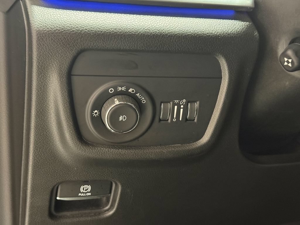 Used 2021 Jeep Grand Cherokee L Overland w/ Luxury Tech Group IV RWD image 27