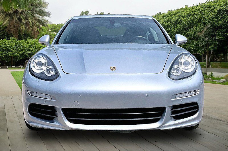 Used 2016 Porsche Panamera S RWD image 2