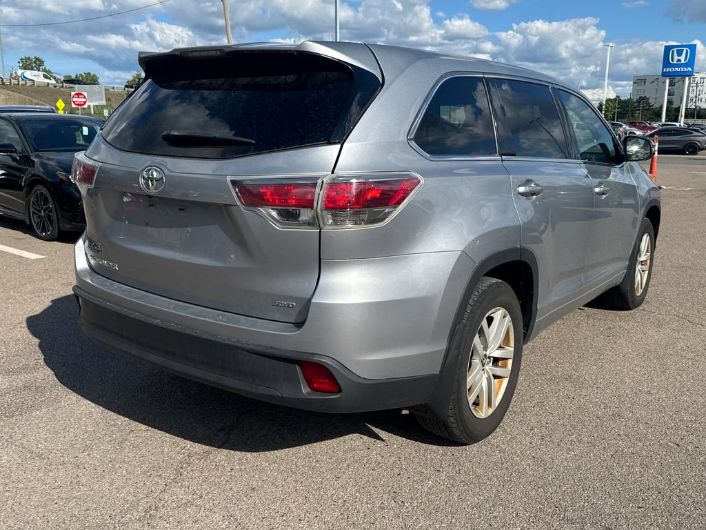 Used 2016 Toyota Highlander LE AWD/4WD image 8