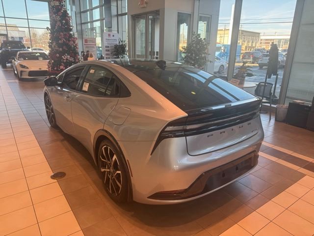 New 2025 Toyota Prius Plug-In Hybrid image 5