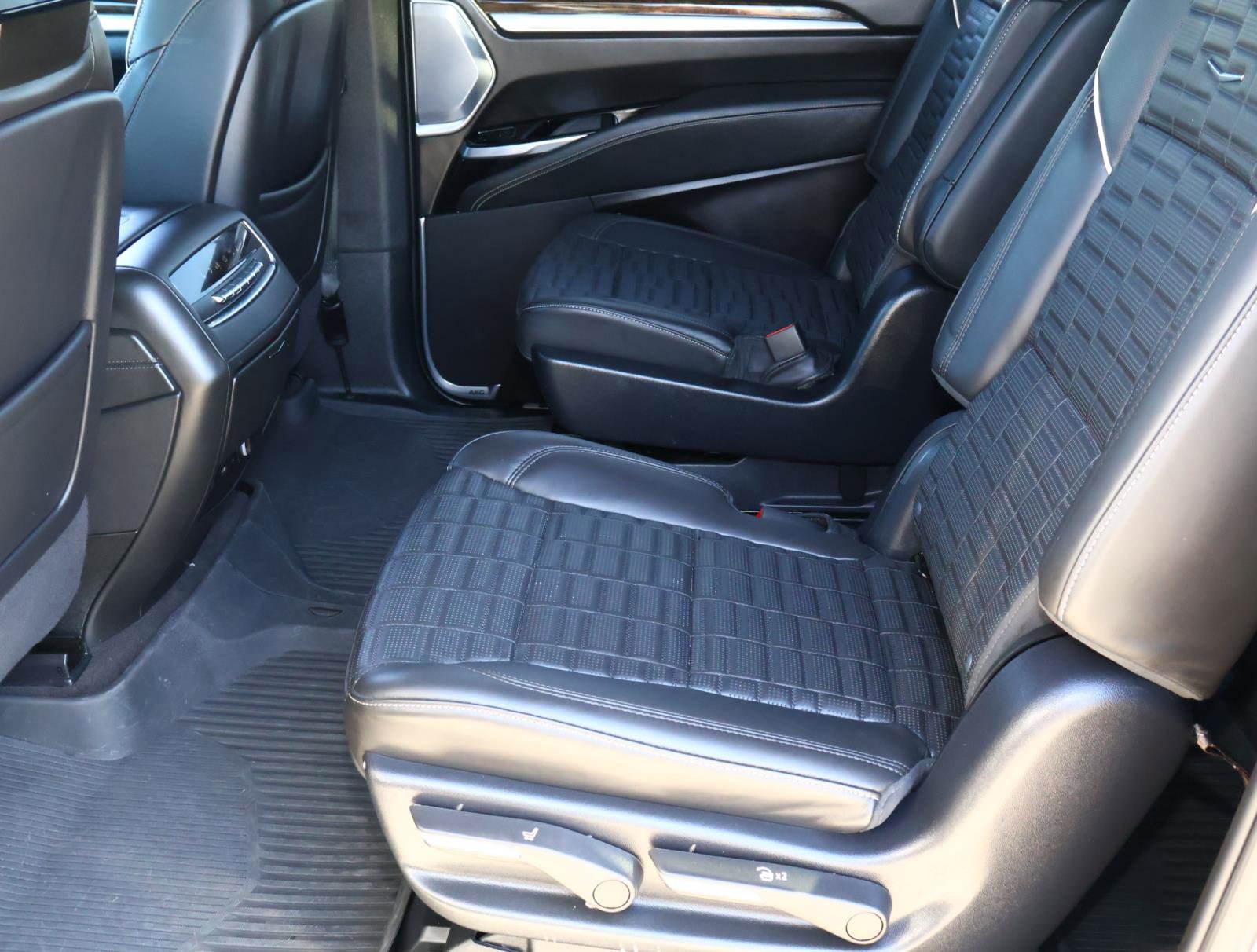 Used 2025 Cadillac Escalade ESV Sport Platinum w/ LPO, Floor Liner Package image 28