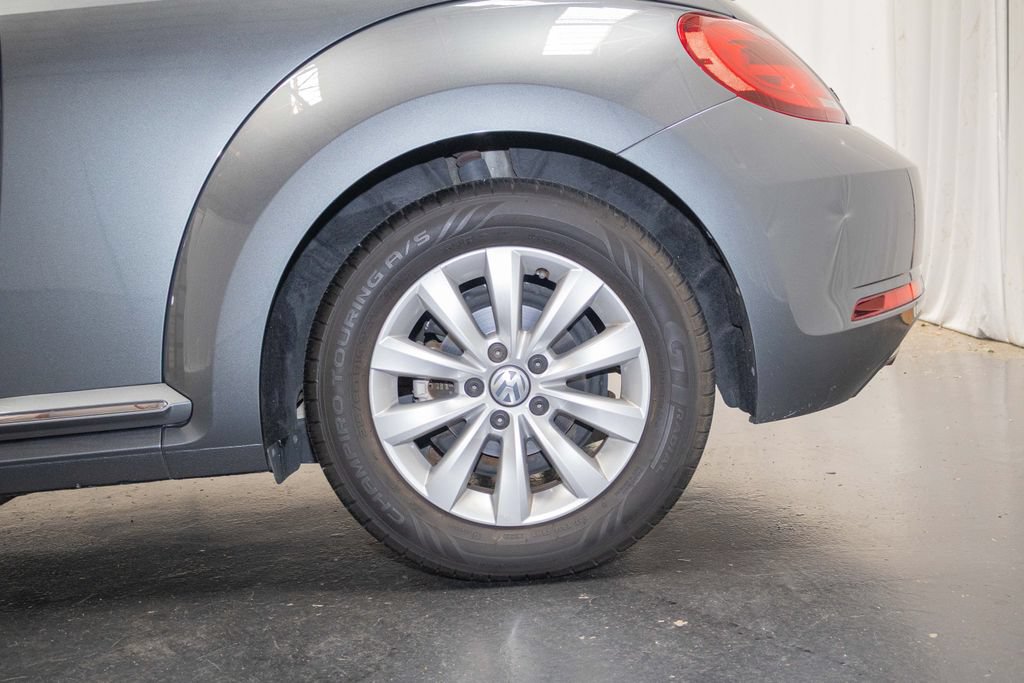 Used 2018 Volkswagen Beetle 2.0T S FWD image 9