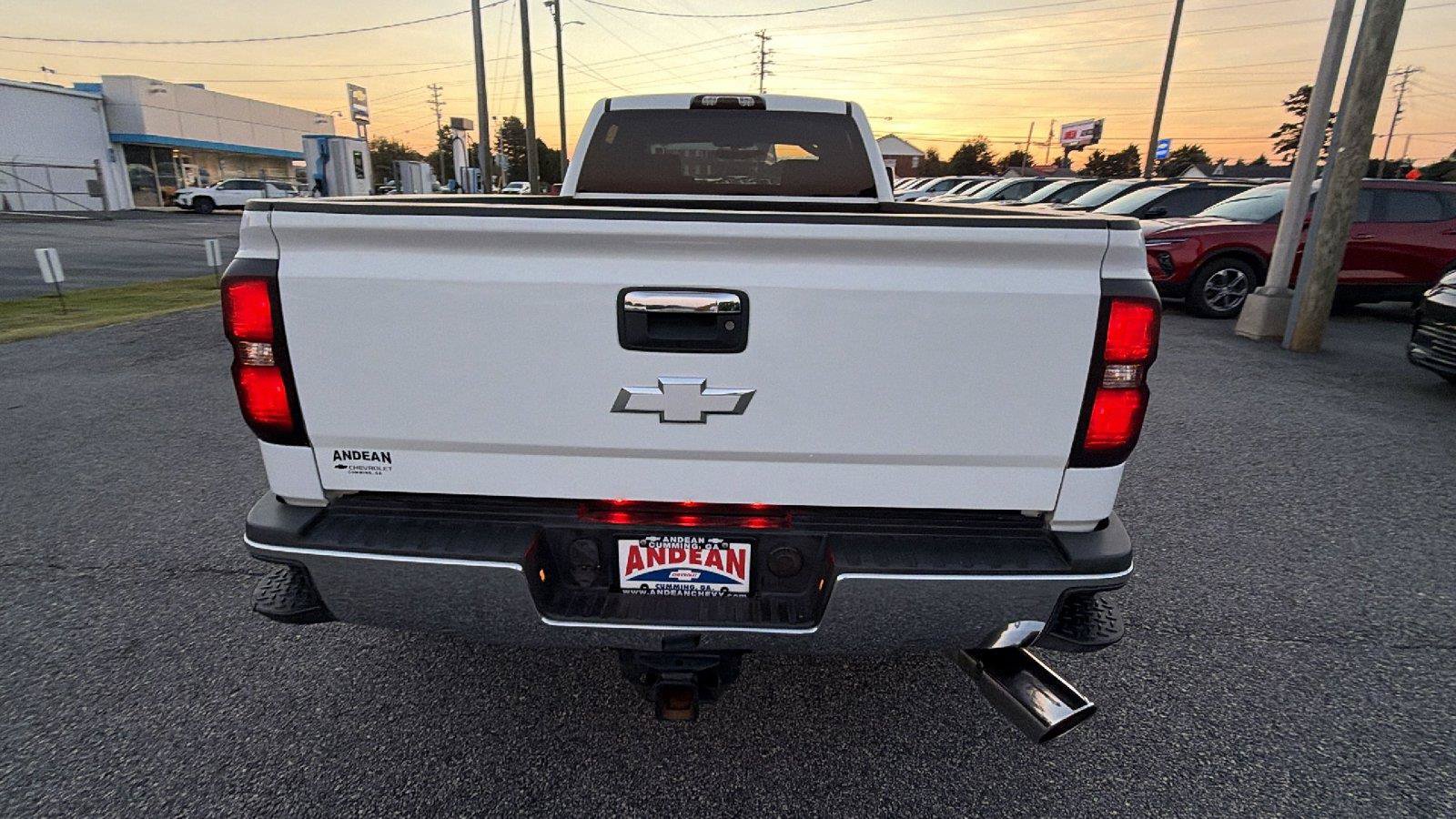Used 2018 Chevrolet Silverado 3500 W/T w/ WT Convenience Package AWD/4WD image 9