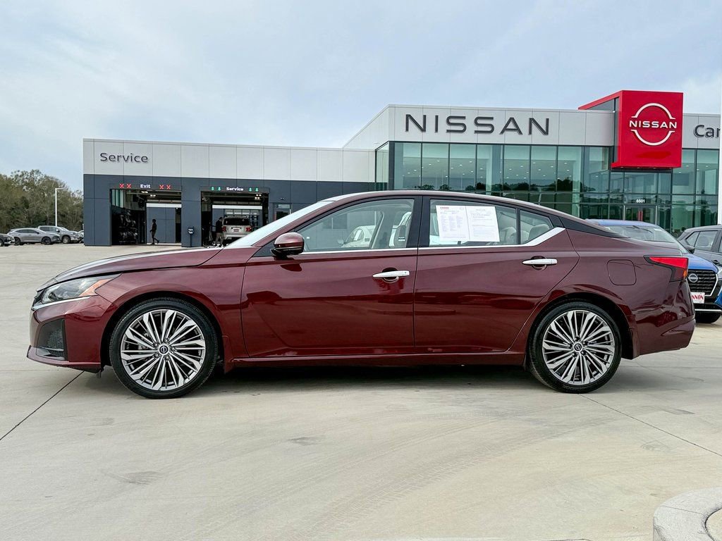 Used 2024 Nissan Altima 2.5 SL FWD image 14