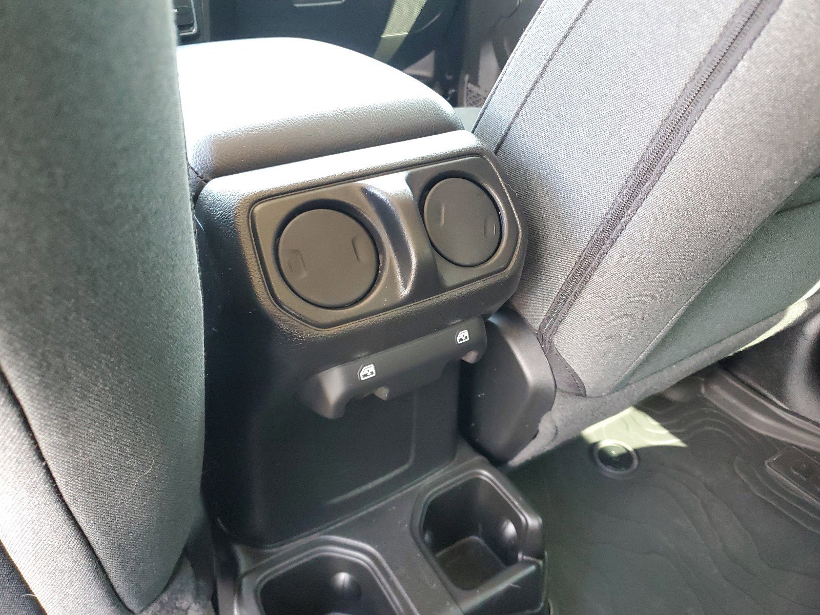 Used 2024 Jeep Wrangler Willys image 11