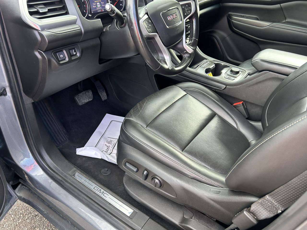 Used 2022 GMC Acadia SLT w/ LPO, Roadside Safety Package AWD/4WD image 10