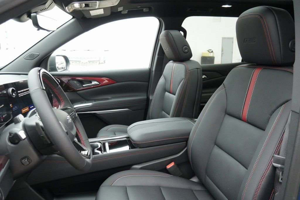 New 2026 Chevrolet Traverse RS image 9