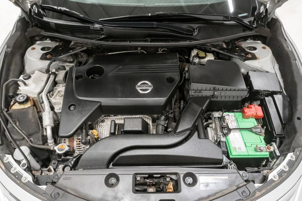 Used 2014 Nissan Altima 2.5 S w/ Display Audio Package FWD image 3