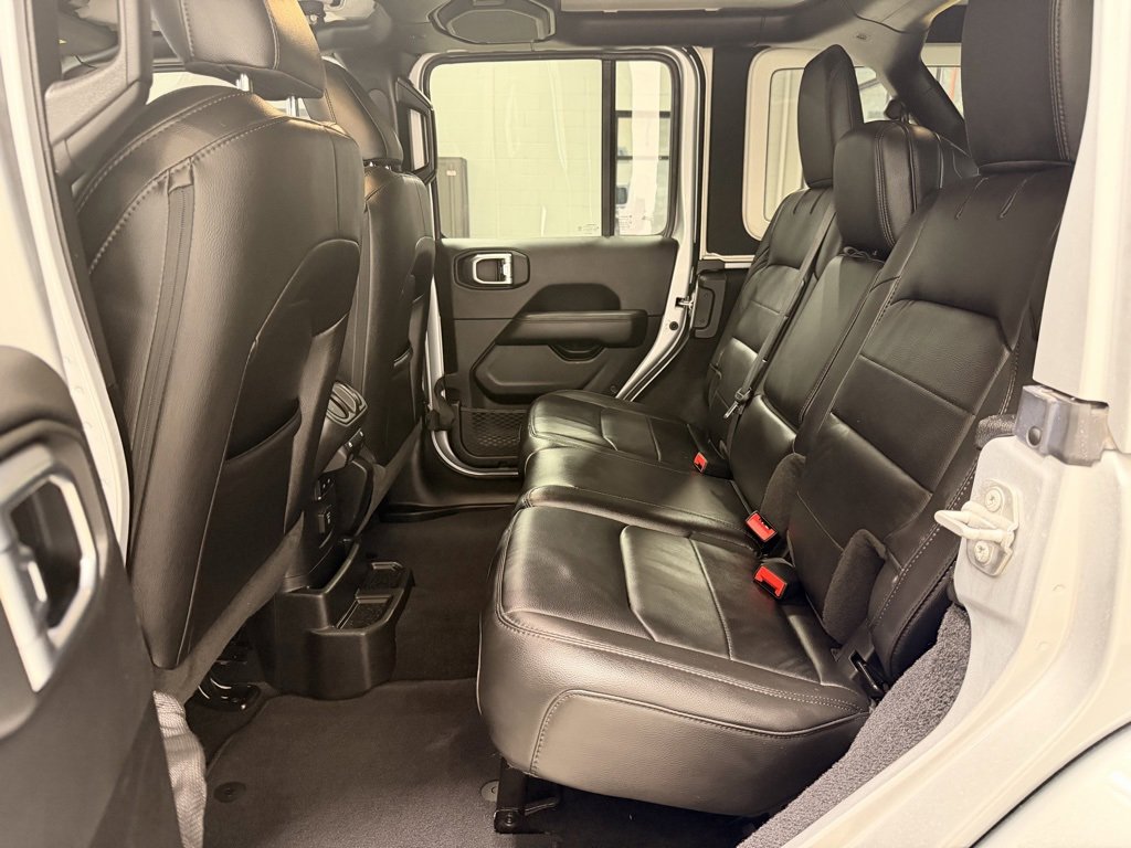 Used 2023 Jeep Wrangler Unlimited Sahara image 12