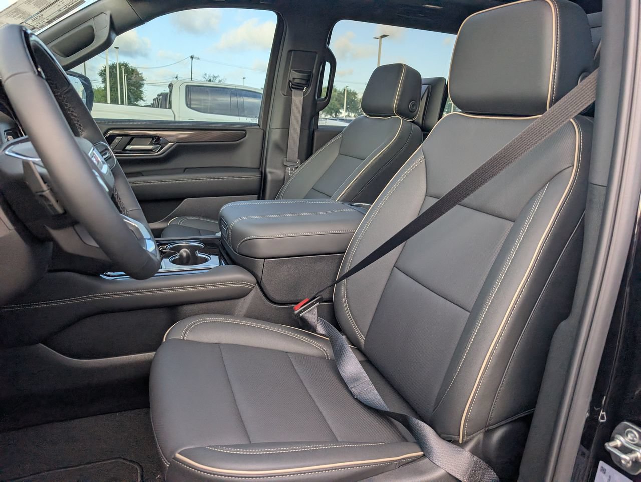 New 2026 GMC Yukon XL Elevation w/ Elevation Premium Package RWD image 18