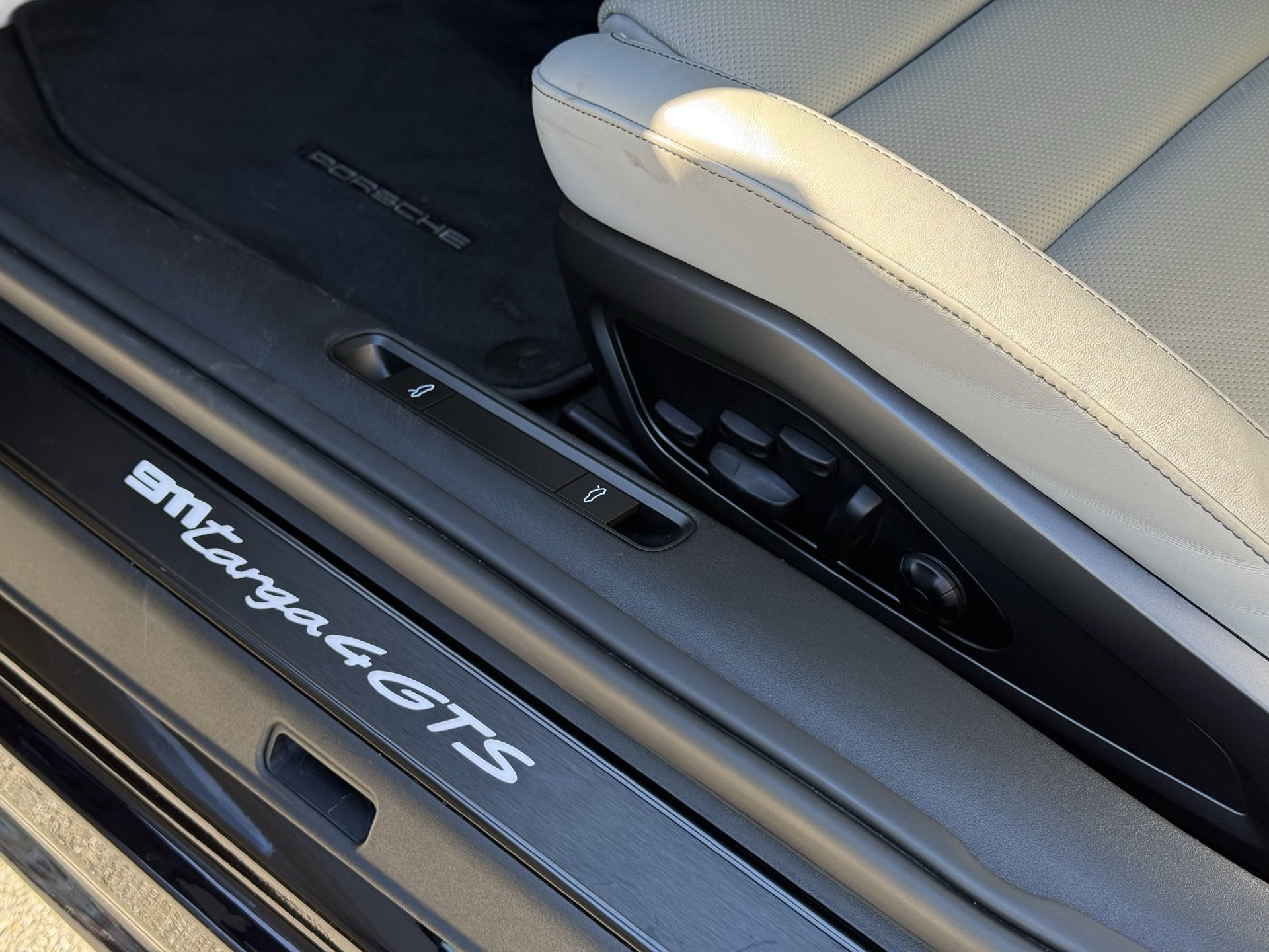 Certified 2024 Porsche 911 Targa 4 GTS image 29