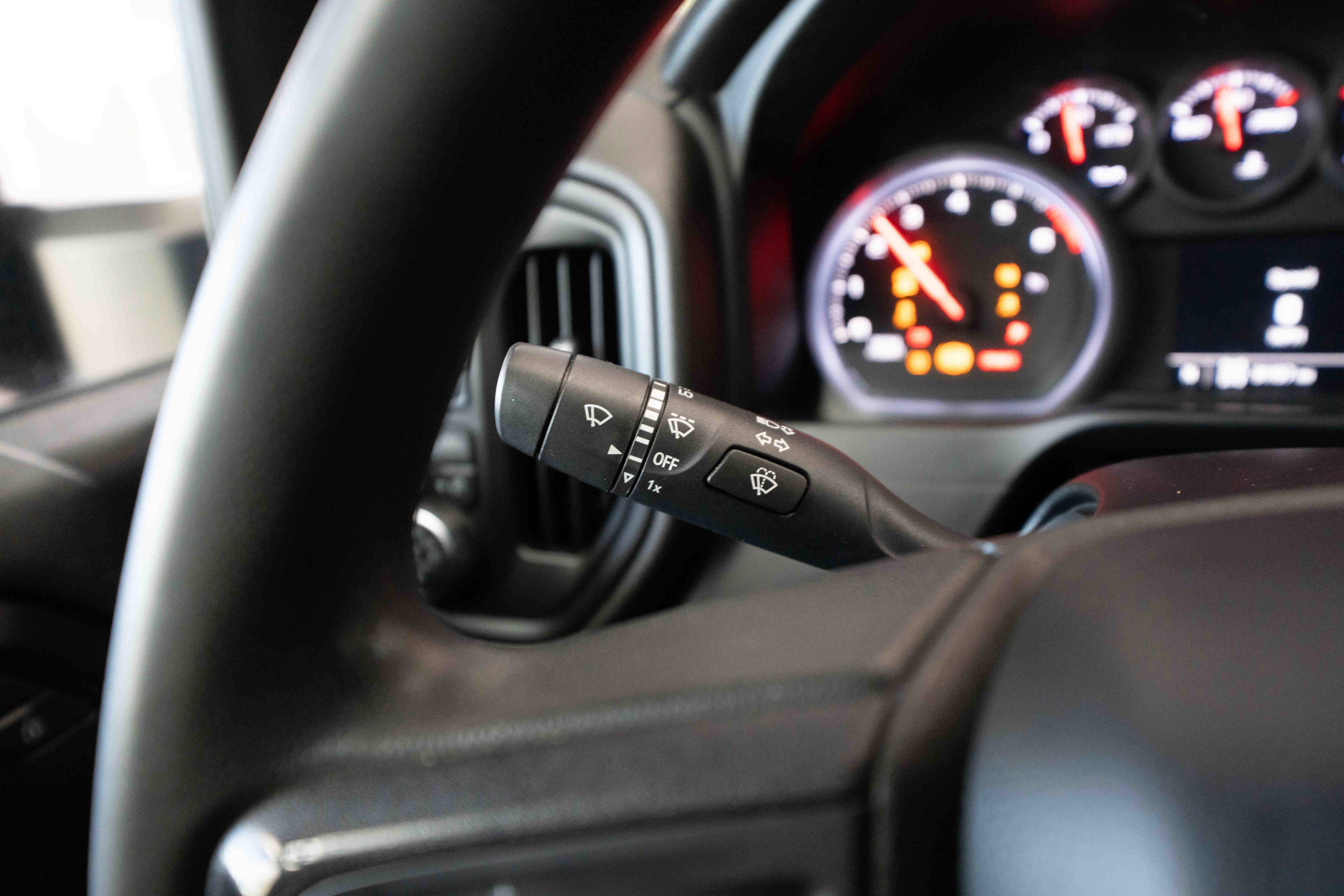 Used 2021 Chevrolet Silverado 2500 Custom w/ Custom Value Package image 13