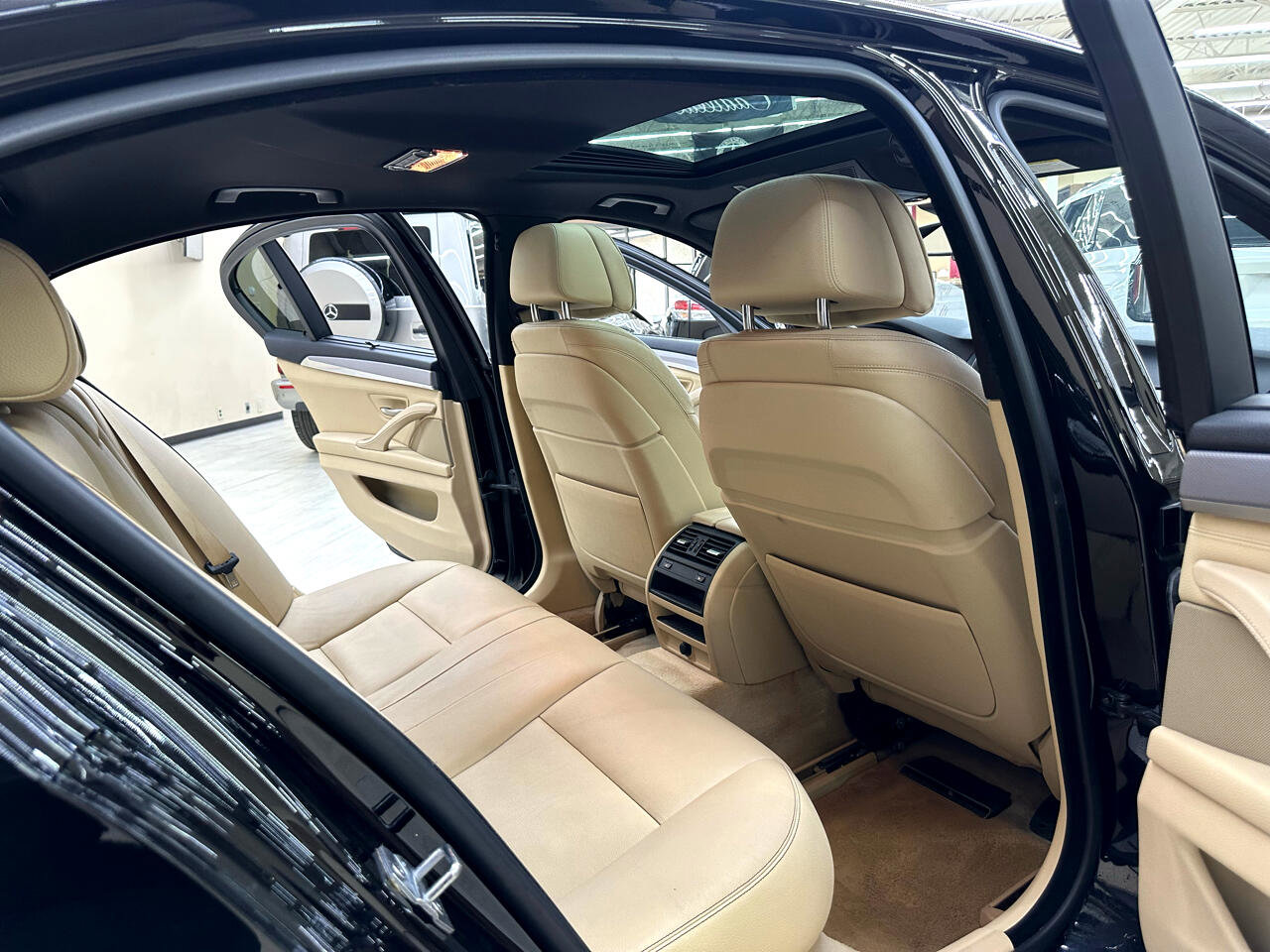 Used 2014 BMW 550i Sedan RWD image 39