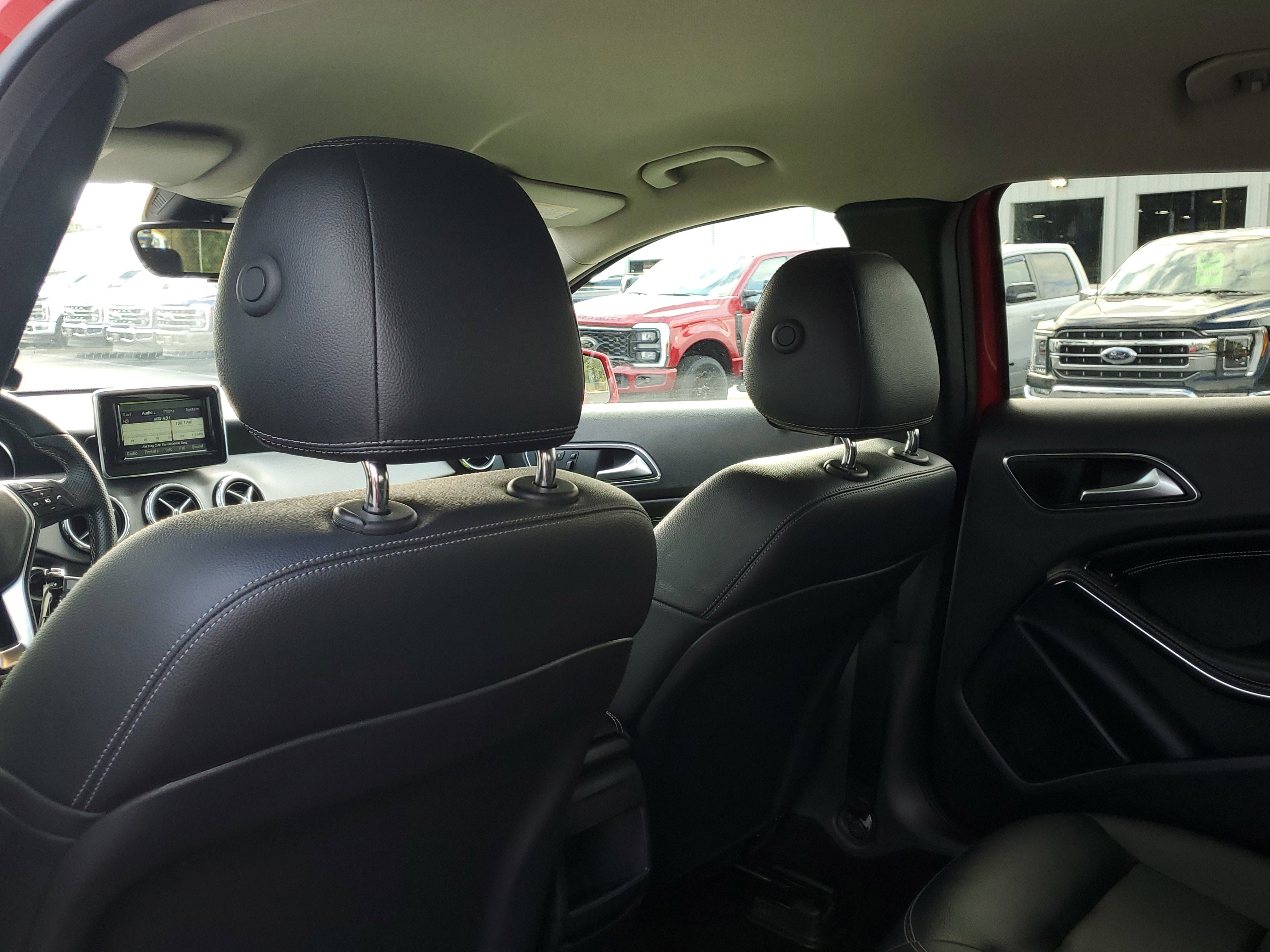 Used 2015 Mercedes-Benz GLA 250 4MATIC image 13