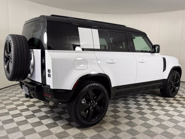 New 2026 Land Rover Defender 110 X-Dynamic SE AWD/4WD image 8