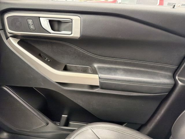 Used 2022 Ford Explorer XLT w/ Equipment Group 202A AWD/4WD image 25