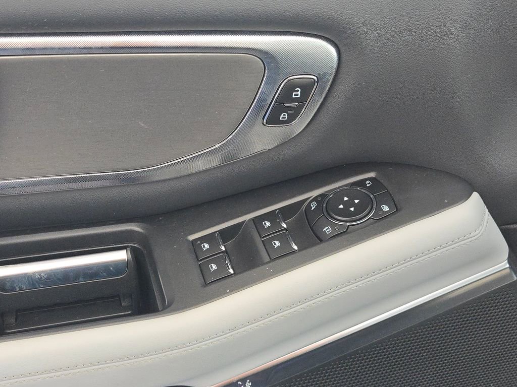 Used 2025 Ford Expedition Platinum image 12