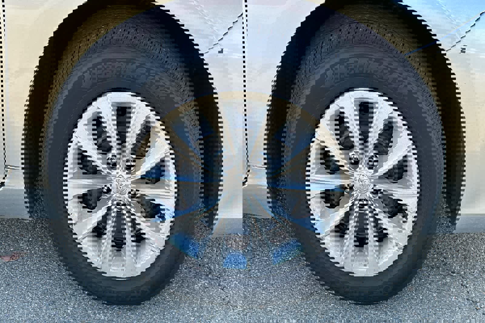 Used 2017 Toyota Camry LE image 15