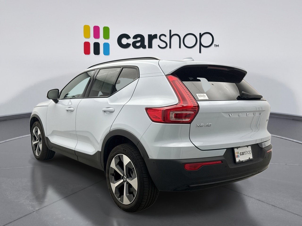 Used 2025 Volvo XC40 B5 Plus AWD/4WD image 3