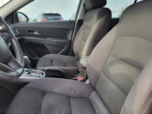 Used 2015 Chevrolet Cruze LT FWD image 17