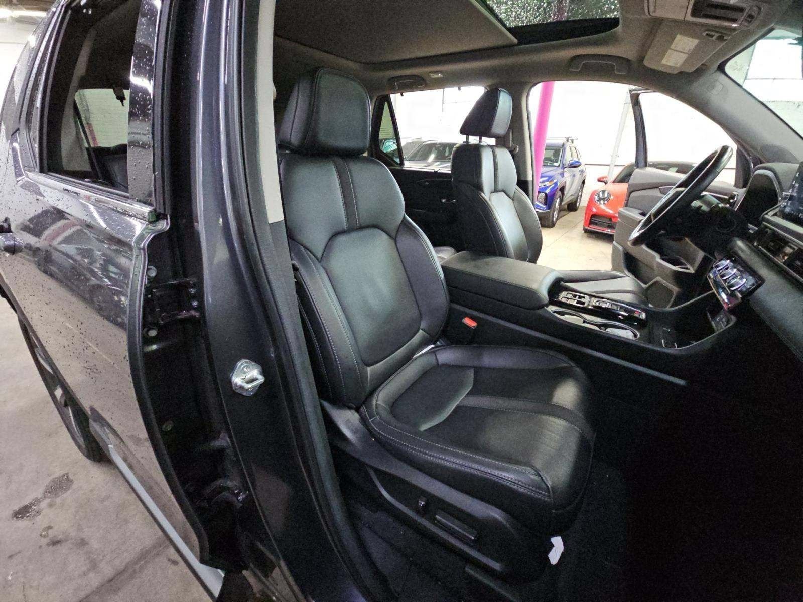 Used 2025 Honda Pilot Touring image 15