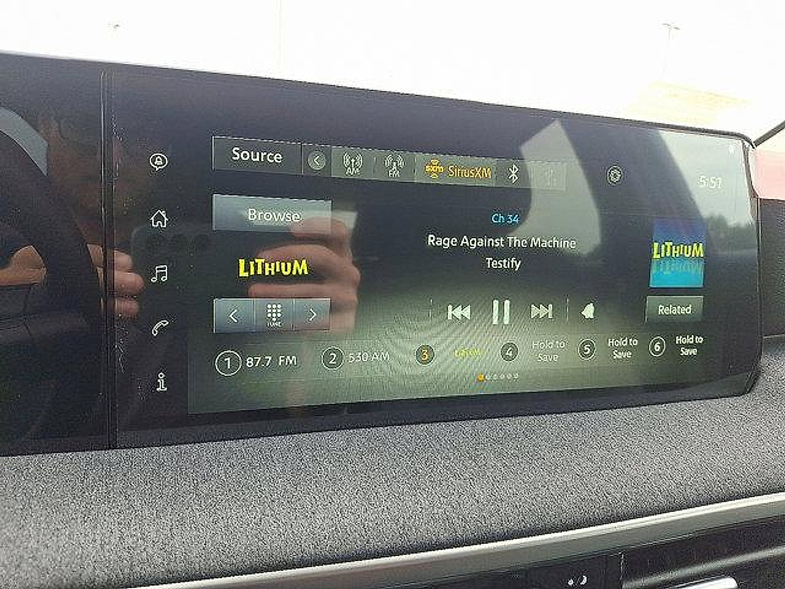 New 2025 Nissan Kicks SV image 10