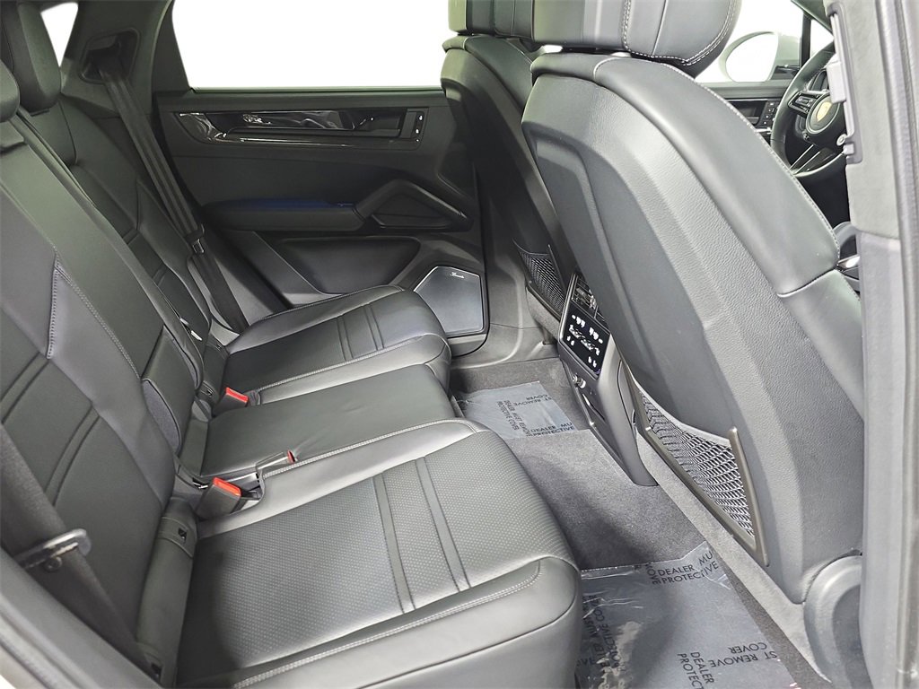 Used 2025 Porsche Cayenne GTS image 26