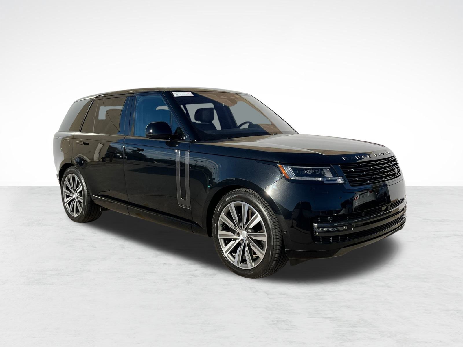 Used 2025 Land Rover Range Rover SE image 6