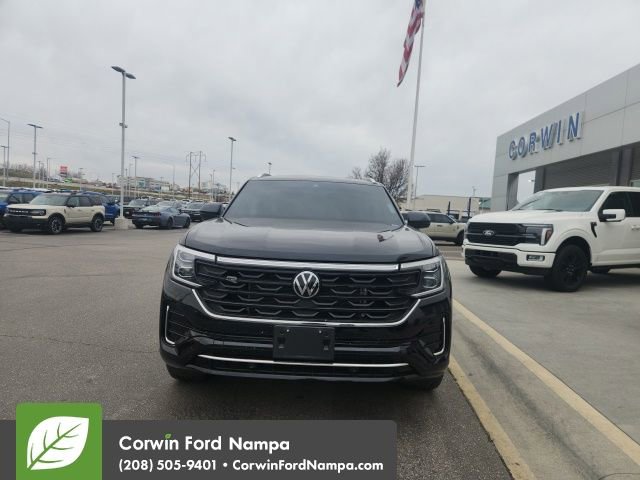 Used 2024 Volkswagen Atlas Cross Sport SEL R-Line image 2