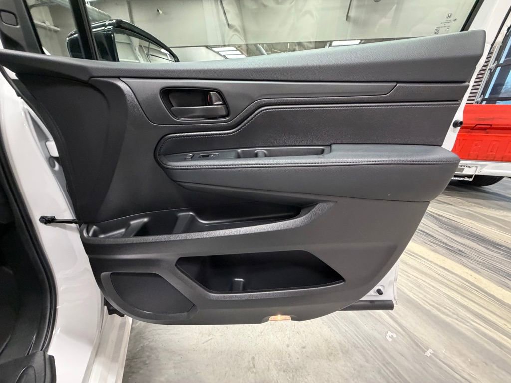 Used 2025 Honda Odyssey Sport-L image 43