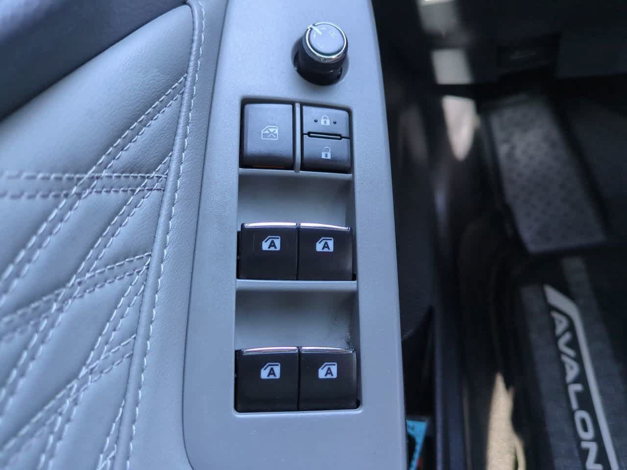 Certified 2020 Toyota Avalon Limited w/ Advanced Safety Package FWD image 24