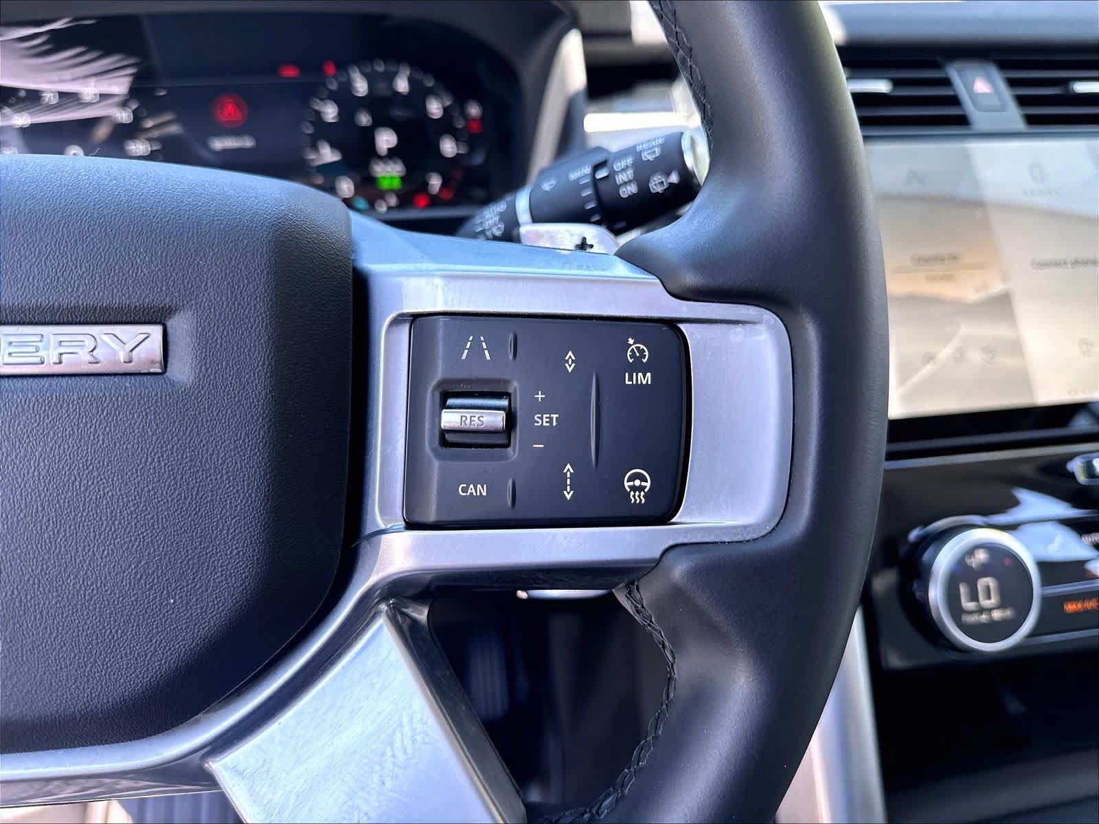 Used 2025 Land Rover Discovery S AWD/4WD image 19