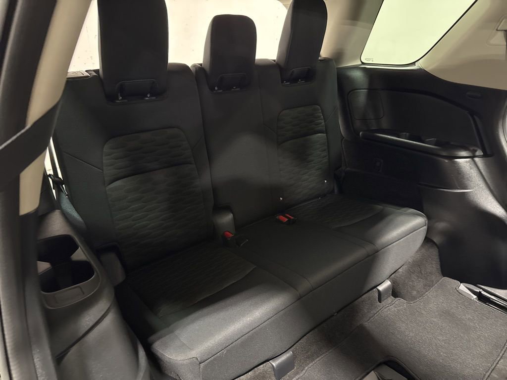 Used 2025 Nissan Pathfinder SV image 26