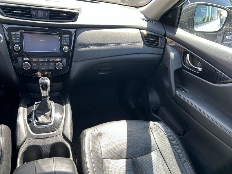 Used 2017 Nissan Rogue SL w/ SL Premium Package FWD image 13