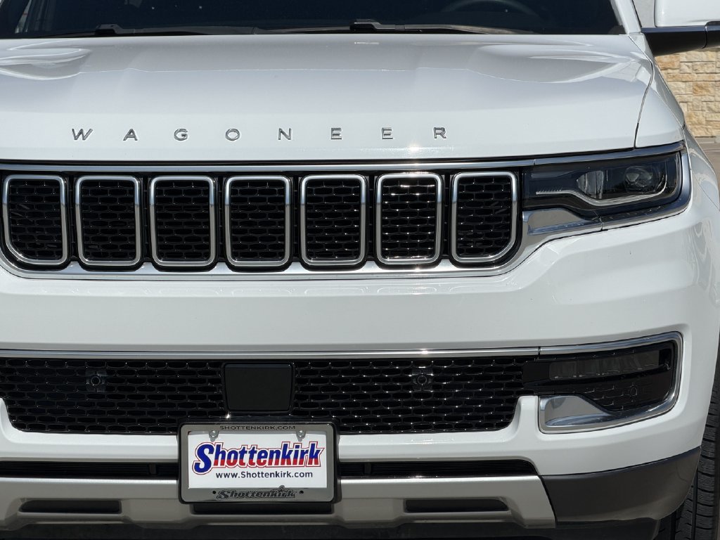 Used 2022 Jeep Wagoneer Series II RWD image 8