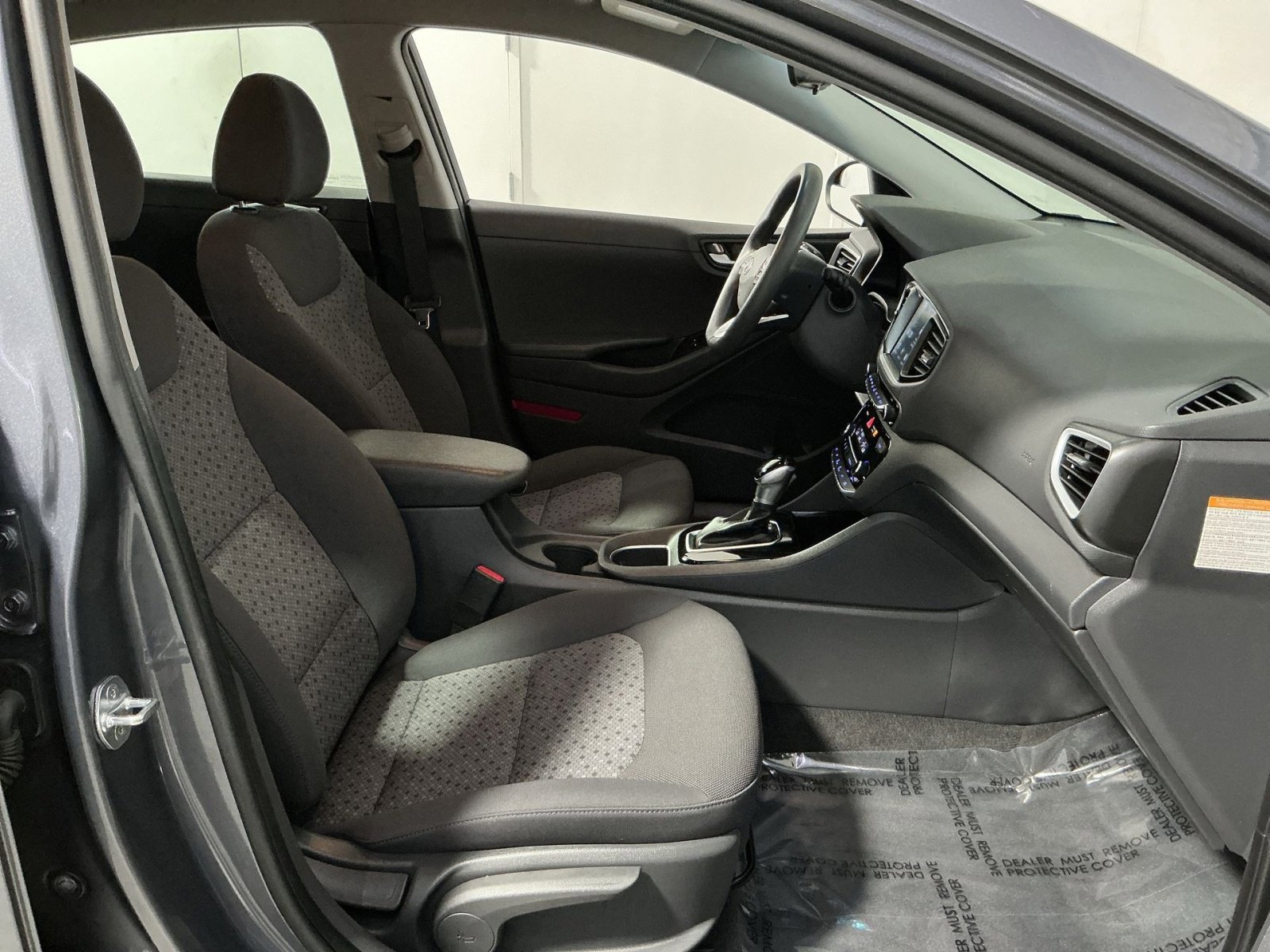 Used 2018 Hyundai Ioniq Blue FWD image 25