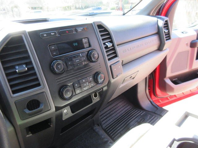 Used 2017 Ford F550 4x4 Regular Cab Super Duty image 20