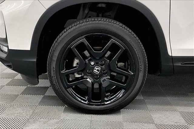 Used 2025 Honda Passport Black Edition image 8